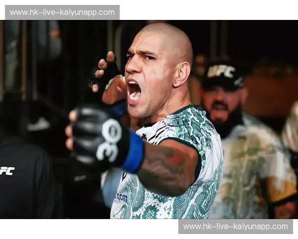 综合格斗直播：全景式体验让你身临其境，精彩不停！